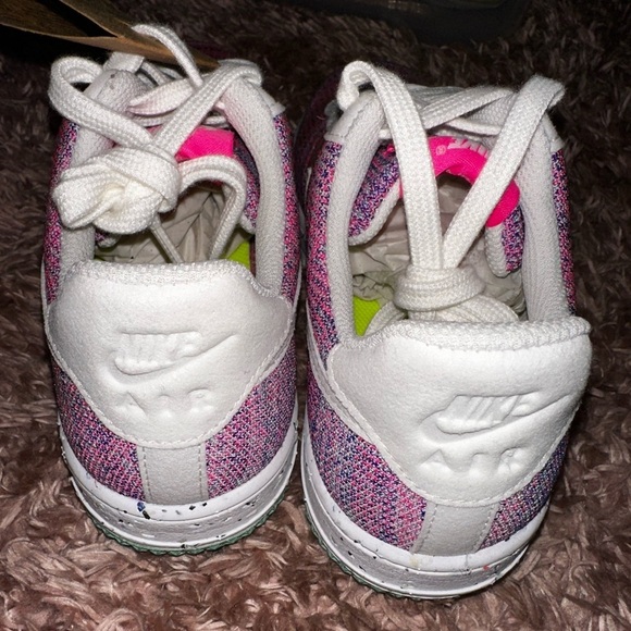 NWT Nike Air Force 1 Carter flyknit Women's Pink and White Sneakers 8 streetwear - Picture 4 of 7
